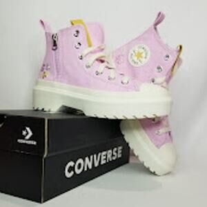 Converse Youth  CTAS Platform Lugged Hi Top Shoes Size 3  Lilac A07388C  NWT